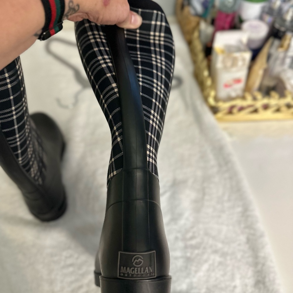 Magellan raining boots size 7 - Picture 6 of 10